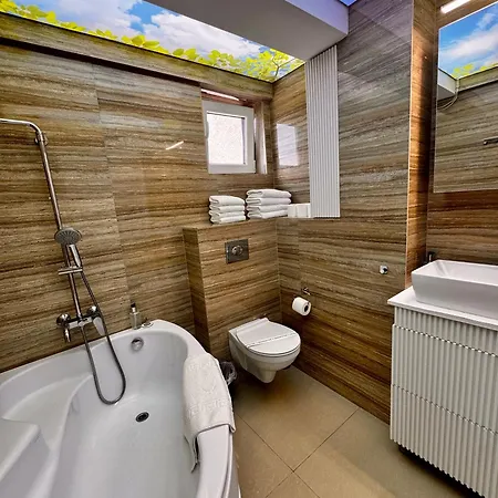 Roapart B2 2 Si 3 Terase Spatioase Si Parcare Appartement Năvodari