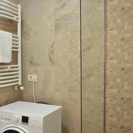 Roapart B2 2 Si 3 Terase Spatioase Si Parcare Năvodari