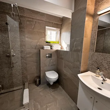 Roapart B2 2 Si 3 Terase Spatioase Si Parcare * Năvodari